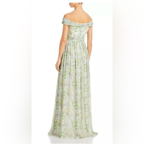 Adrianna Papell
Off-the-Shoulder Chiffon Gown Size: USA 14 Color: multicolor - Picture 3 of 17